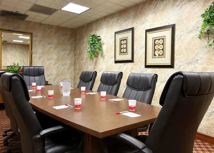 Ramada By Wyndham Asheville / Biltmore West