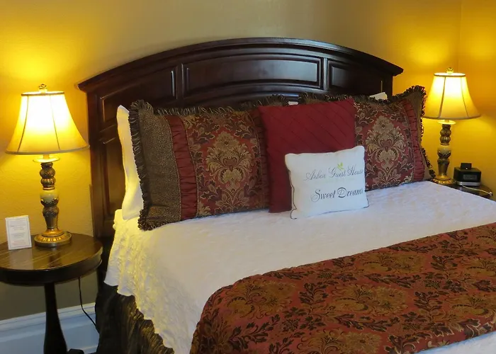 Arbor Guest House Napa