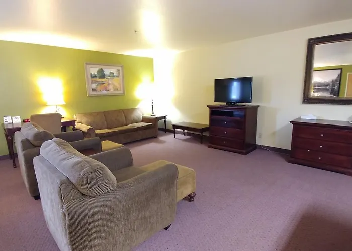 Super 8 By Wyndham Mccall