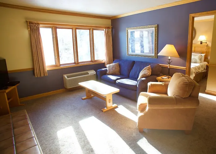 Settlement Courtyard Inn & Lavender Spa Fish Creek