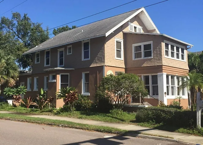 The Mansion House Inn St. Petersburg