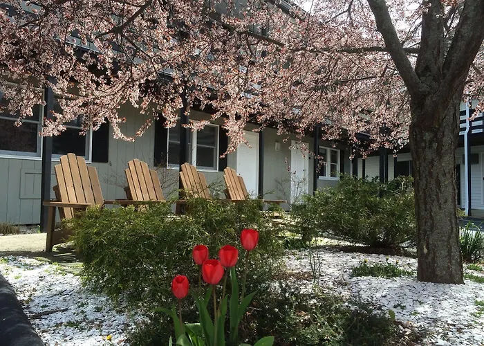 The Even'Tide Motel Wellfleet