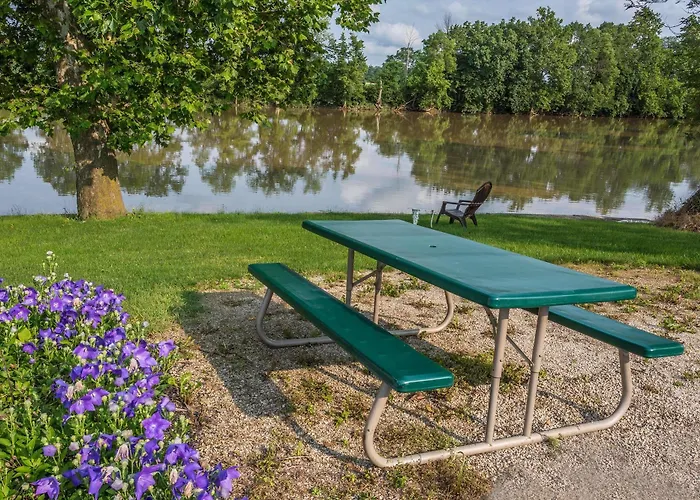 Days Inn By Wyndham Tiffin