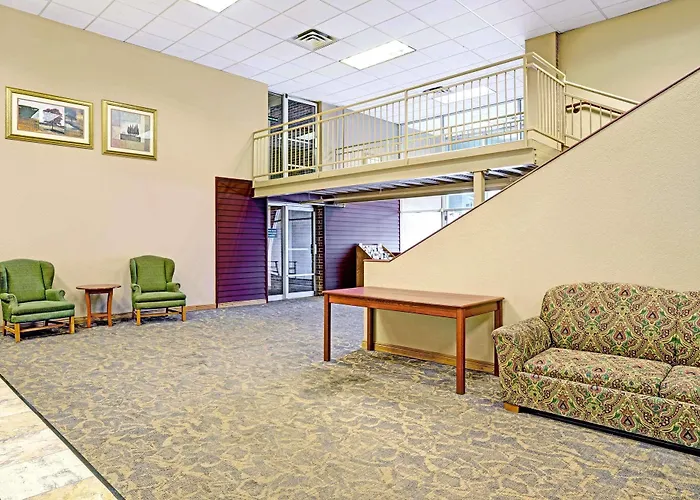 Days Inn By Wyndham Bloomington West