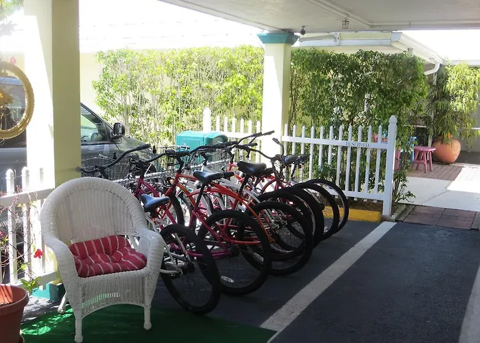 Lemon Tree Inn Naples