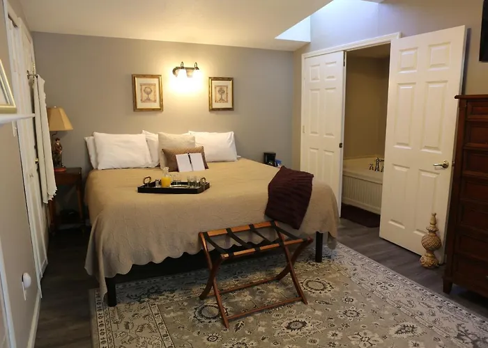 Martha'S Vineyard B & B South Haven