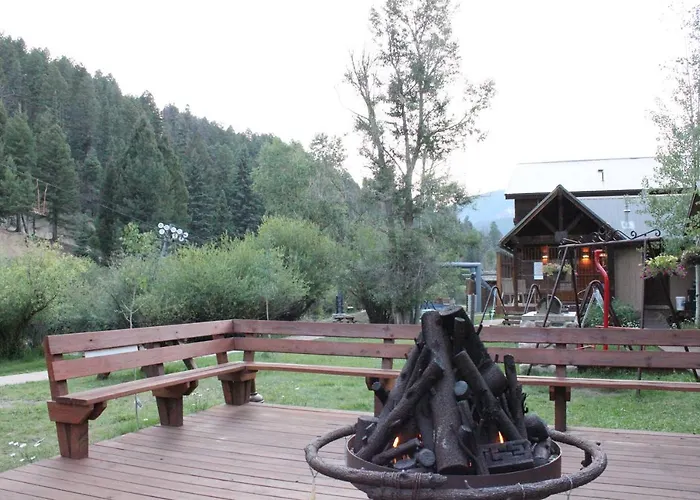 Copper King Lodge Red River