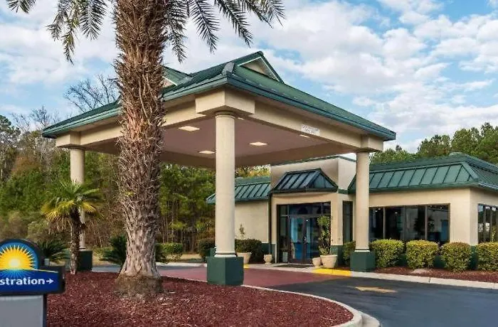 Days Inn By Wyndham Richmond Hill/Savannah