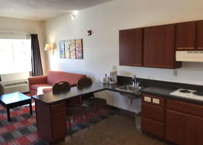 Sandalwood Studios & Suites Shakopee