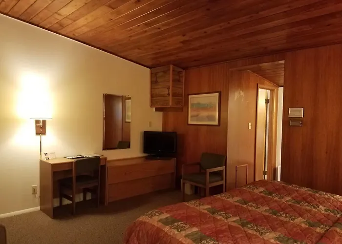 Budget Host Melody Lane Raton