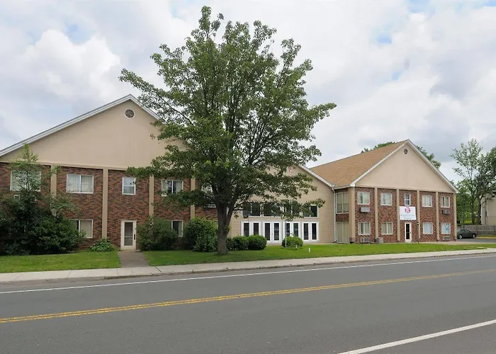 Regency Inn & Suites West Springfield