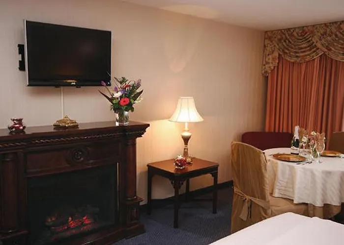 Point Plaza Suites At City Center Newport News