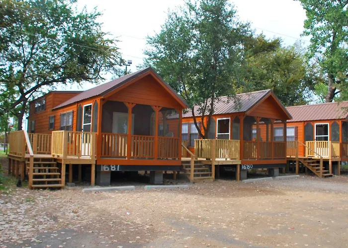 Rustic Creek Ranch Resort At North Jellystone Park Burleson