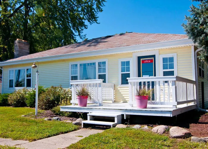 Blue Door Cottages Monticello