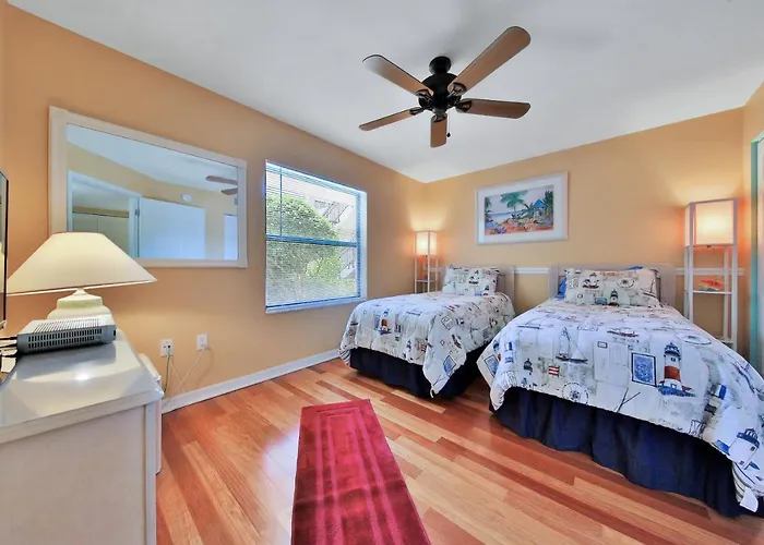 Waterfront Condo With Community Pools & Hot Tub - Walk To The Beach St. Augustine