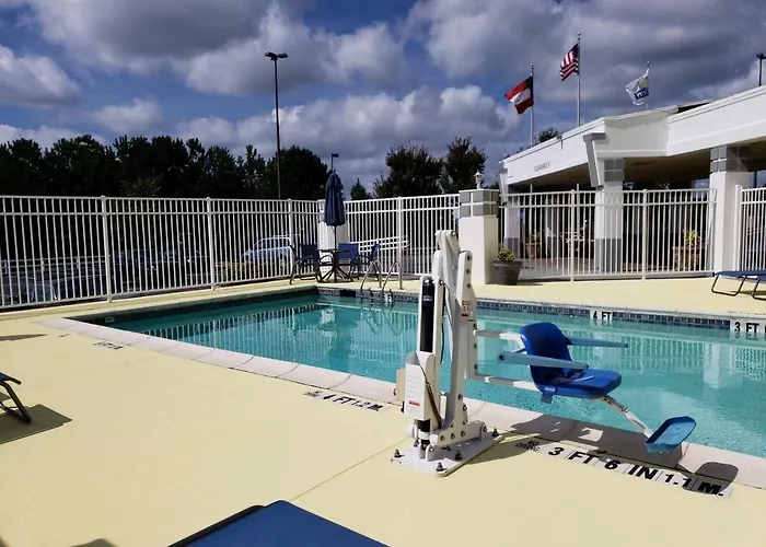 Days Inn & Suites By Wyndham Union City