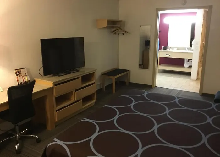 Super 8 By Wyndham City Of Moore