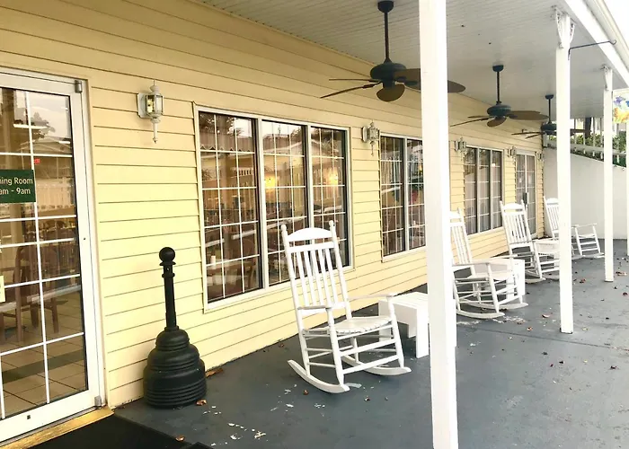 Honeysuckle Inn & Conference Center Branson