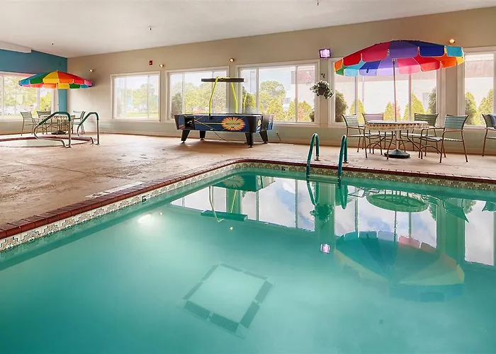 Comfort Inn & Suites Shakopee Downtown Area