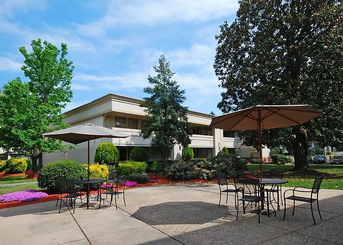 Clarion Inn & Fundome College Park