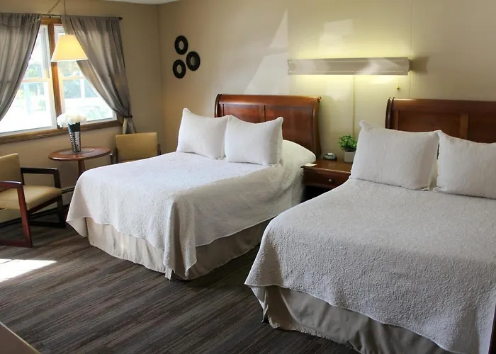 All Seasons Inn Oswego