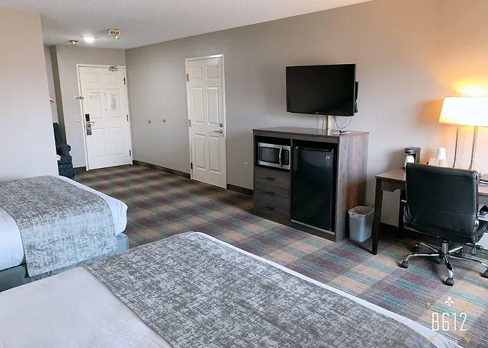 Baymont By Wyndham Baldwin Hotel