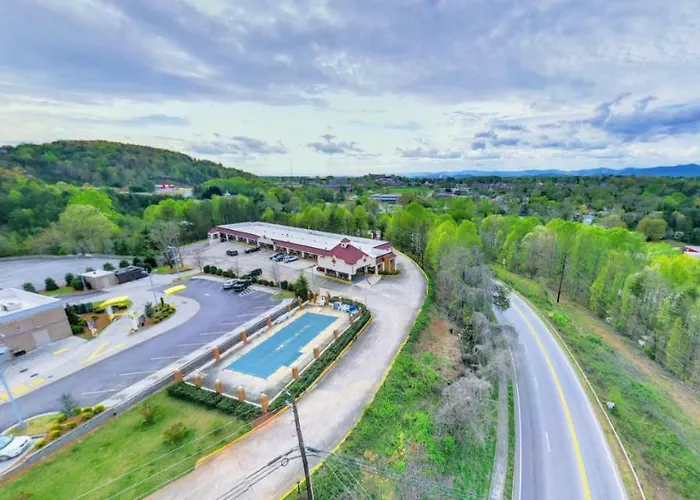 Dahlonega Mountain Inn