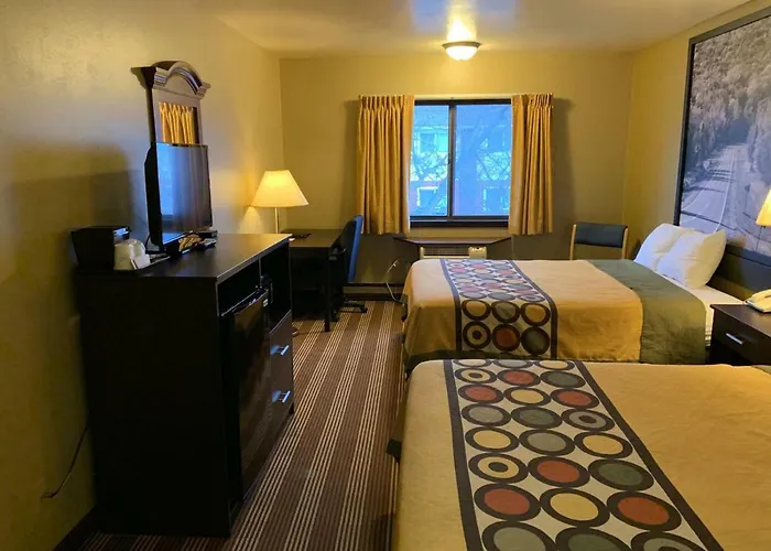 Super 8 By Wyndham Eau Claire Wi Hotel