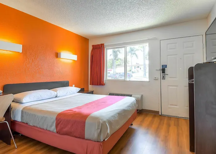 Motel 6-Long Beach, Ca - Los Angeles