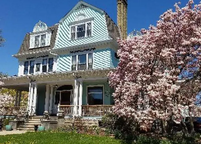 Christmas House Bed & Breakfast Racine