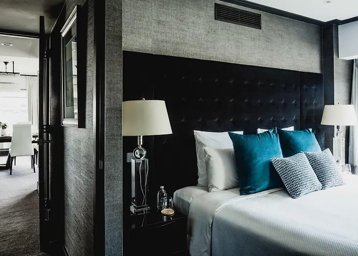 Bolton Hotel Wellington