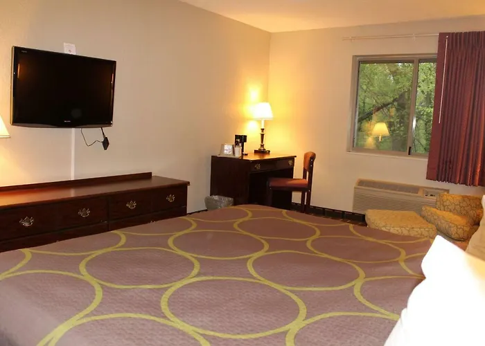 Super 8 By Wyndham Valparaiso