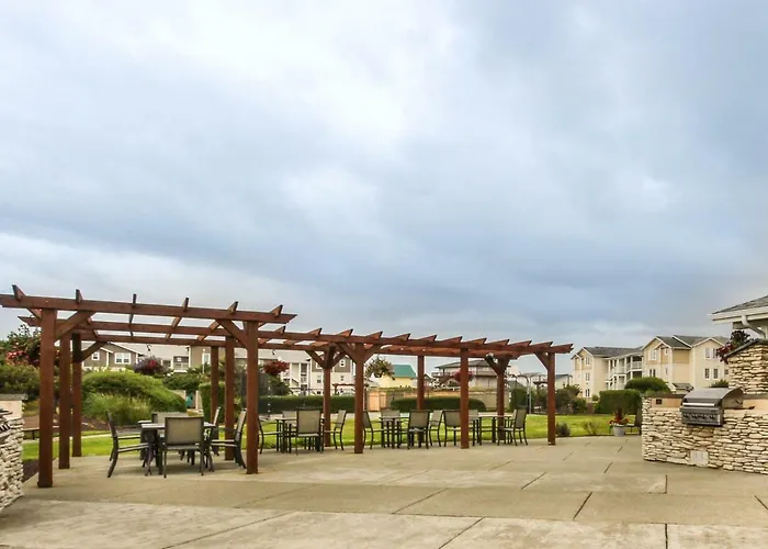 Top Floor - All The Views - 2 Bed 2 Bath Apartment In Westport