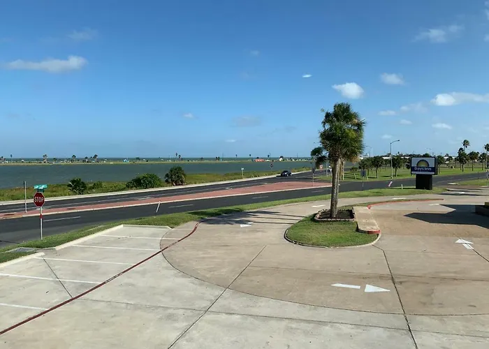 Days Inn By Wyndham Rockport Texas