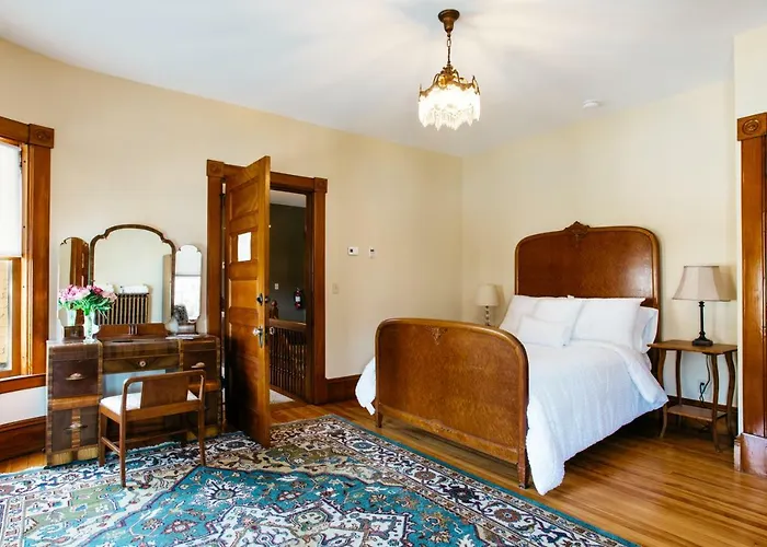 Reynolds House Inn Barre