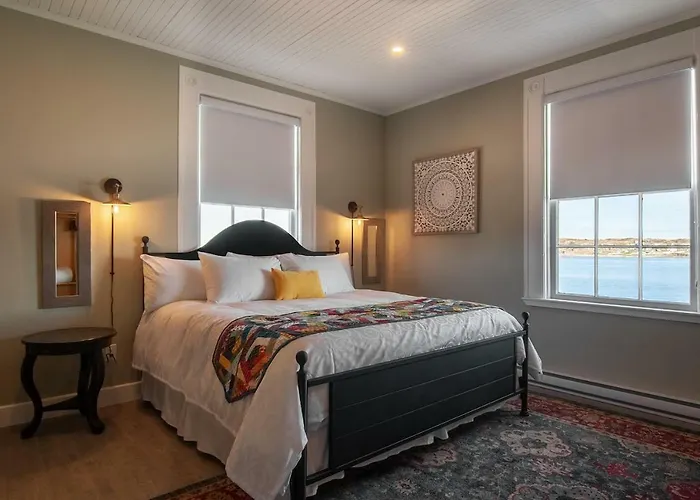 Twillingate Hotels