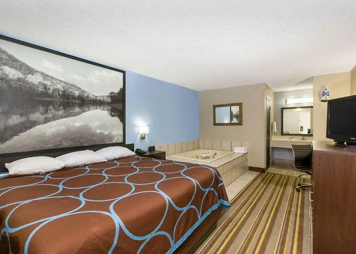 Super 8 By Wyndham Malvern