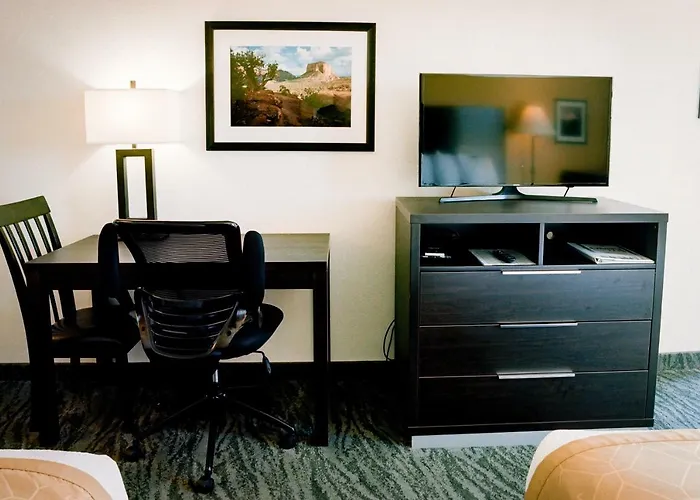 Pines Inn & Suites Cottonwood