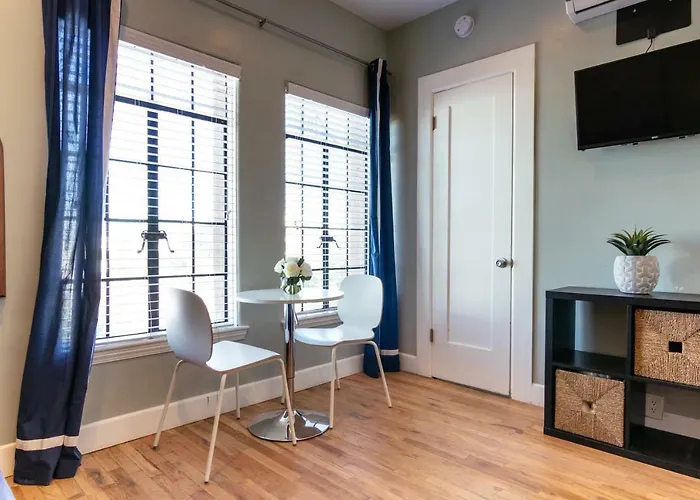 Broadlind Hotel Long Beach