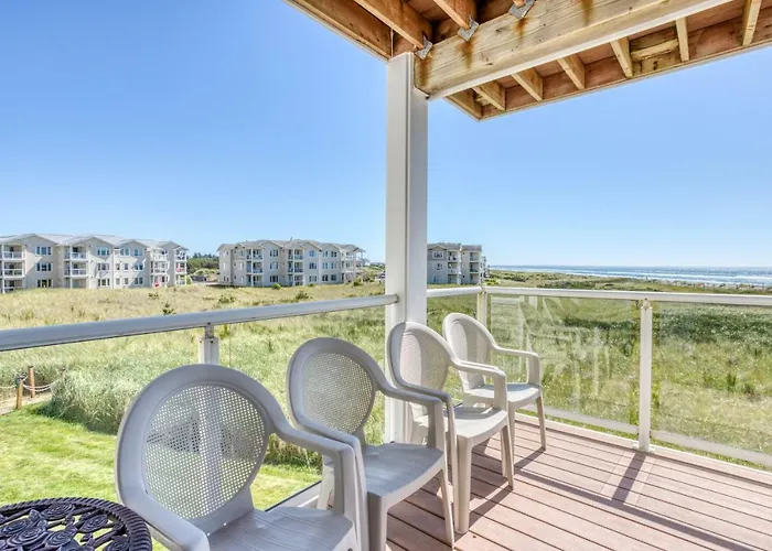 Beach Views Apartment Westport
