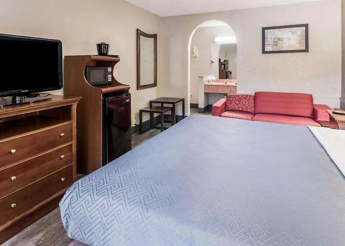 Econo Lodge Gainesville Downtown Area