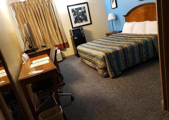 Red Carpet Inn-Macon