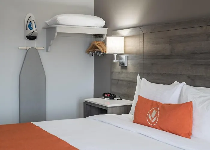 Amsterdam Inn & Suites Moncton