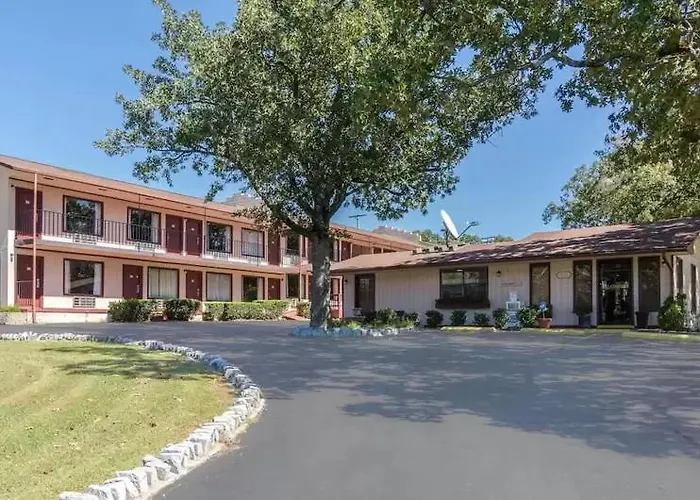 The Parkwood Inn & Suites Mountain View