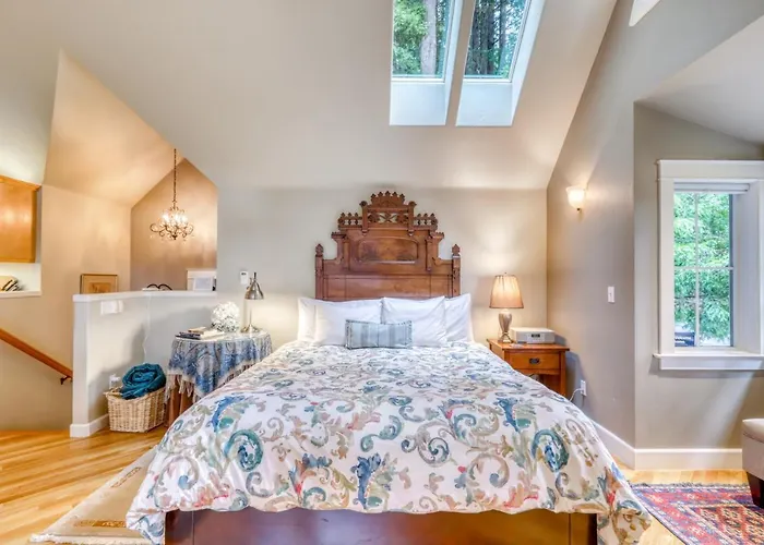 Serene Redwood Retreat Arcata