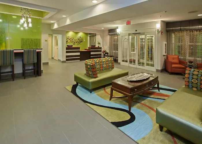 La Quinta By Wyndham Lebanon Hotel