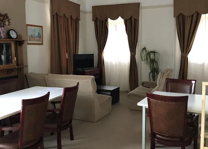 Kandos Hotels