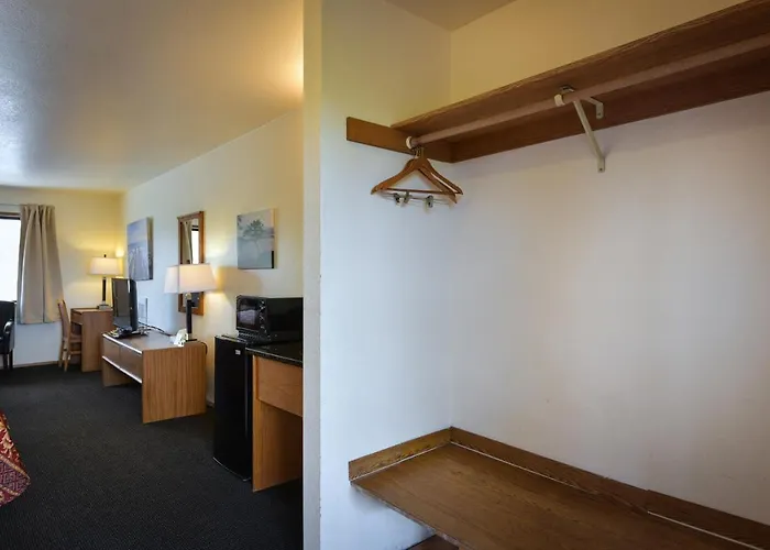 Cap Sante Inn Anacortes