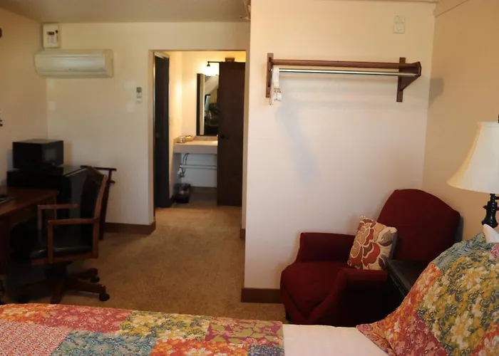 Iowa House Historic Inn Ames